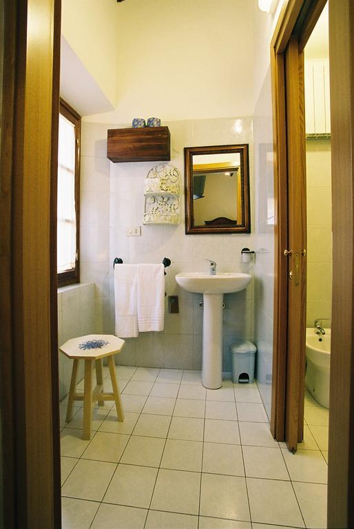 Camere Zimmer Rooms San Francesco Buti Luaran gambar